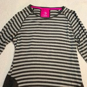 MPG breathable workout long sleeve shirt with zipper for phone and thumb holes